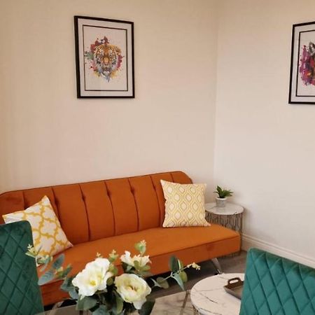 1 Bedroom Apartment - Flitwick - Contractor Friendly - Tourist Ready - Full Kitchen - Wifi - Smart Tv - Sofa Bed - Free Parking - Ideal For Short Or Long Stays Extérieur photo
