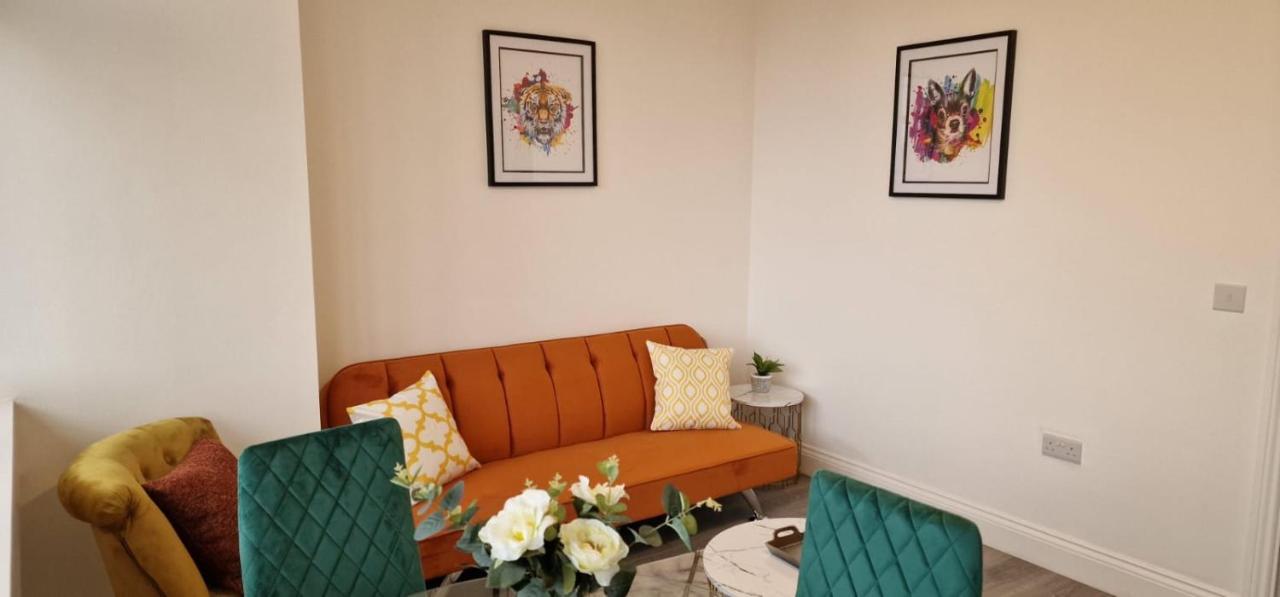 1 Bedroom Apartment - Flitwick - Contractor Friendly - Tourist Ready - Full Kitchen - Wifi - Smart Tv - Sofa Bed - Free Parking - Ideal For Short Or Long Stays Extérieur photo